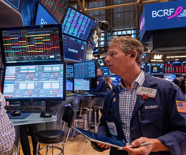 Wall St Rebounds as Investors Buy the Technology Dip