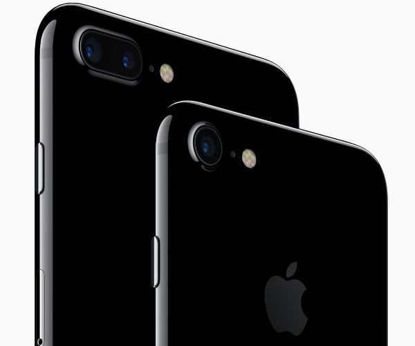 Apple Forecast Falls Short as IPhone Sales Miss Estimates