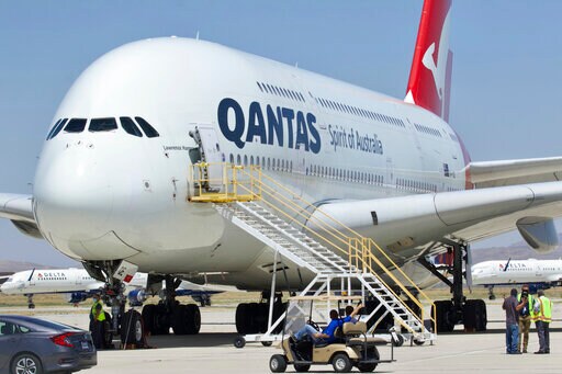 Qantas Forecasts $1.1 Billion Loss in 'worst' Half Year