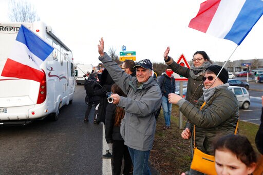 French Convoys Protesting Virus Rules Move toward Paris