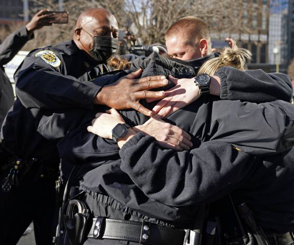 Officers Give Harrowing Account of Nashville RV Bombing