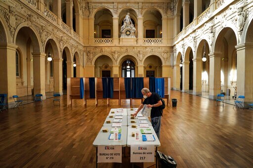 Voting in France: Paper Ballots, Cast in Person; No Machines