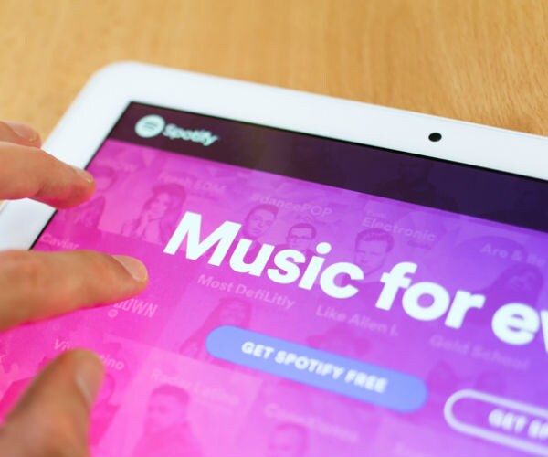 WSJ: Spotify Seeks to Reinvent Tech IPOs as Google Once Tried