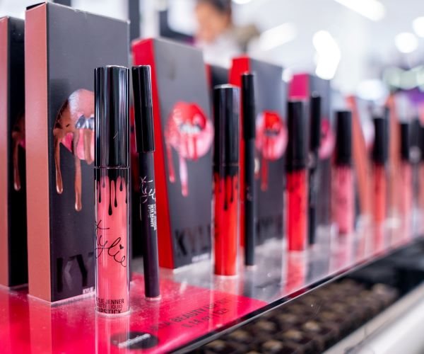 Coty Rides Beauty Boom, Beats Revenue Estimates 