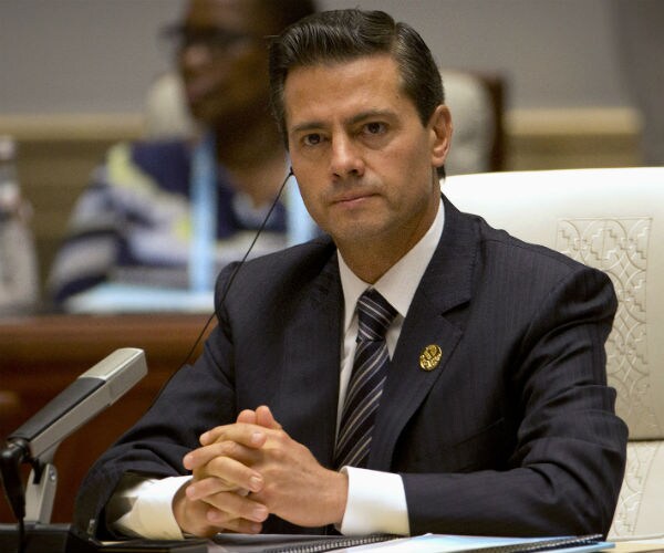 Mexico Warns US Against 'Protectionist War' Amid Weakening Peso