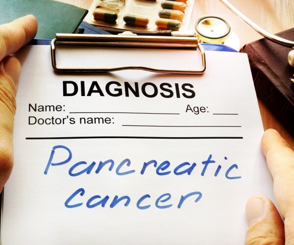 clipboard with Diagnosis: Pancreatic Cancer