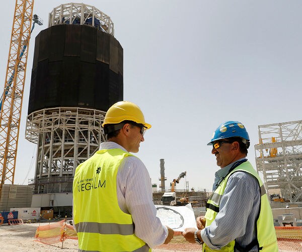 Gallup: Fewer Workers Report Making Less Money