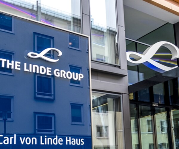 Linde Shares Drop as Praxair Merger Hits US Antitrust Hurdle