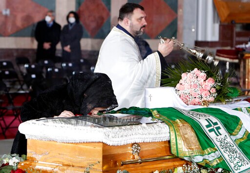 Serbian Patriarch Buried with Few Virus Measures in Place