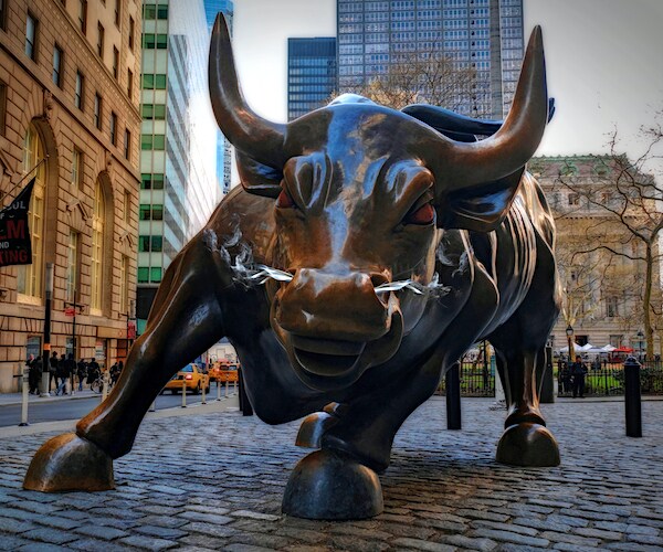 the icon wall street bull