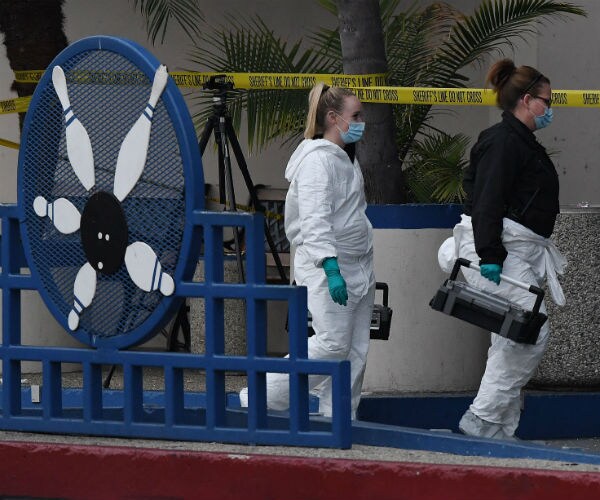 Police 3 Dead, 4 Injured in Bowling Alley Shooting