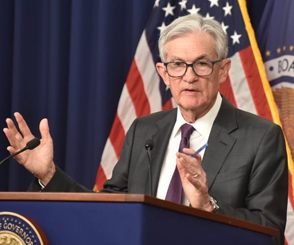 Auto Tariffs Complicate Fed's Deliberations on Rates