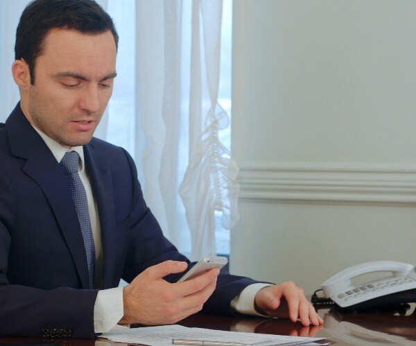 Wall Street Ends Lower on Worries Over Georgia Elections, Virus Surge