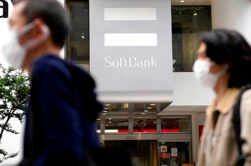 Japan's SoftBank Sinks to Losses as Investments Sour