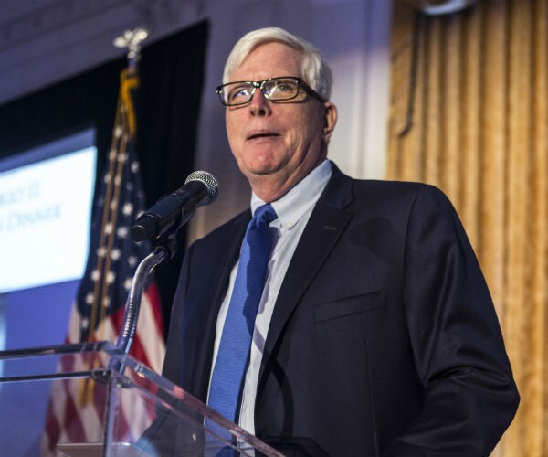 hugh hewitt is shown on stage