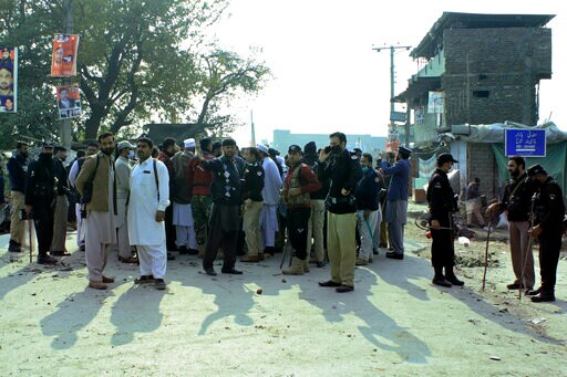 Mob Attacks Pakistan Police, Fails to Grab Blasphemy Suspect