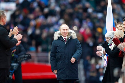 Russia's Putin Takes His Campaign to Leading Industrial Town