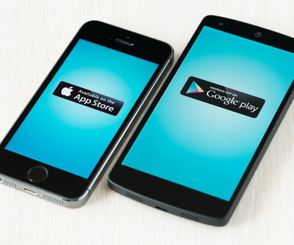 Google Challenges Apple's Siri by Opening Digital Assistant to iPhone