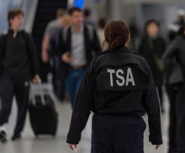 Trump Moves to Pay TSA Workers Amid Airport Chaos