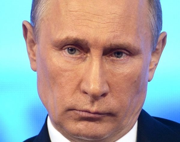 Putin Flirts With 'Debt Trap' in Bond Spree Through Elections