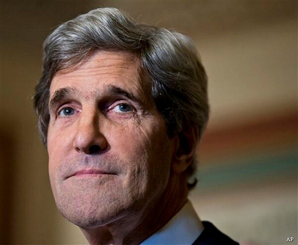 Kerry Makes Unannounced Visit to Afghanistan