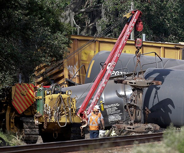 Train Derailment: Molten Sulfur Spills in Florida Accident