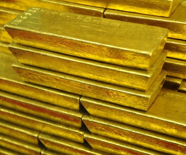 Funds Dump Gold at Surprising Rate in Wake of Fed View