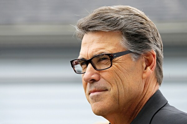Poll: Indictment Isn't Hurting Perry's Job Approval Ratings