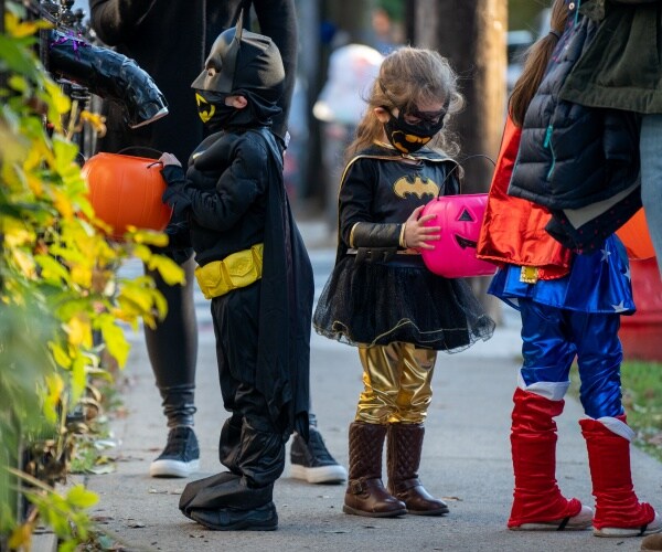 children trick-or-treating