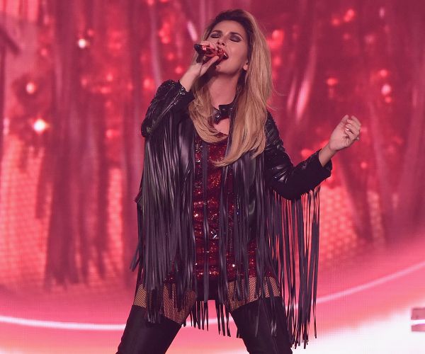 Shania Twain Cancels 2 Tour Dates Because of Respiratory Infection