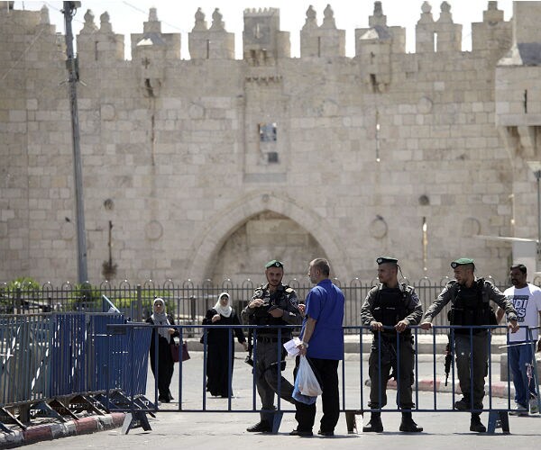 Dershowitz to Newsmax: Jerusalem Holy Site Does Need Metal Detectors