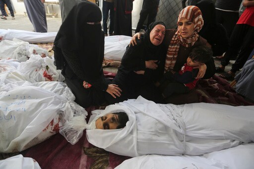 UN: Gaza Blockade Could Force Sharp Cuts in Relief Missions as Israeli Bombings Rise