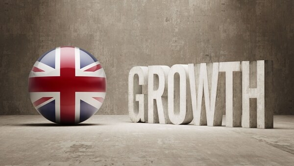 UK Economy Slows Amid Concerns Over Global Growth