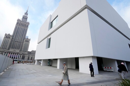 Warsaw Opens a New Modern Art Museum as it Tries to Leave Poland's Communist Legacy behind