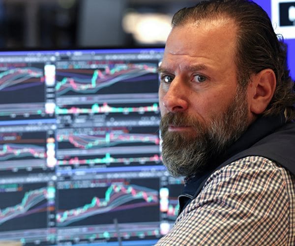 Wall Street Falls as Markets Digest Tech's AI Splurge