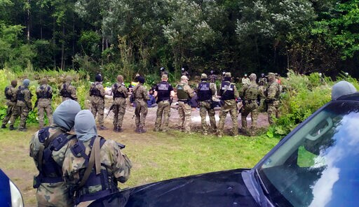 EU Eyes Visa Retaliation to Halt Migrant Influx from Belarus