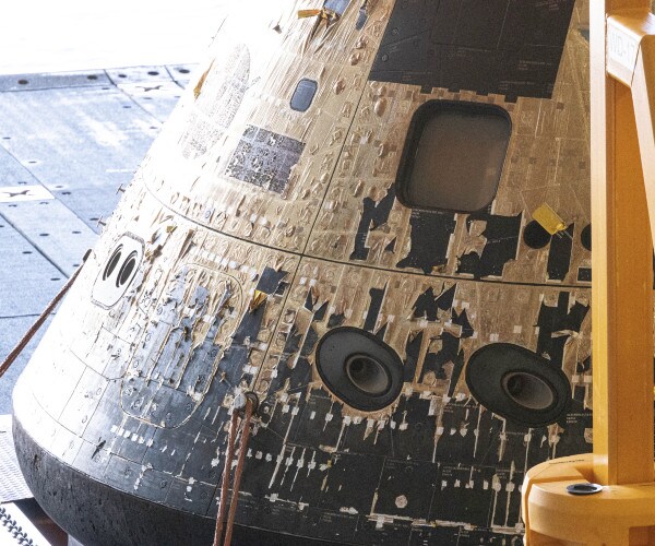 space mission to the moon and back space capsule 