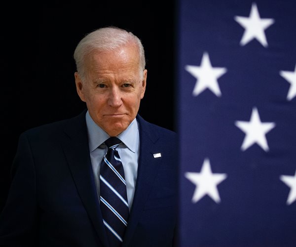 Biden Downplays Tensions With Sanders on Social Security