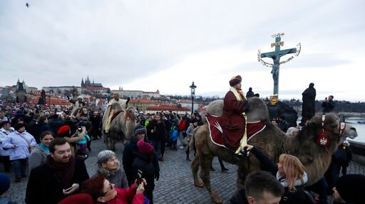 Crowds Pack Spanish Streets for Colorful Epiphany Parades