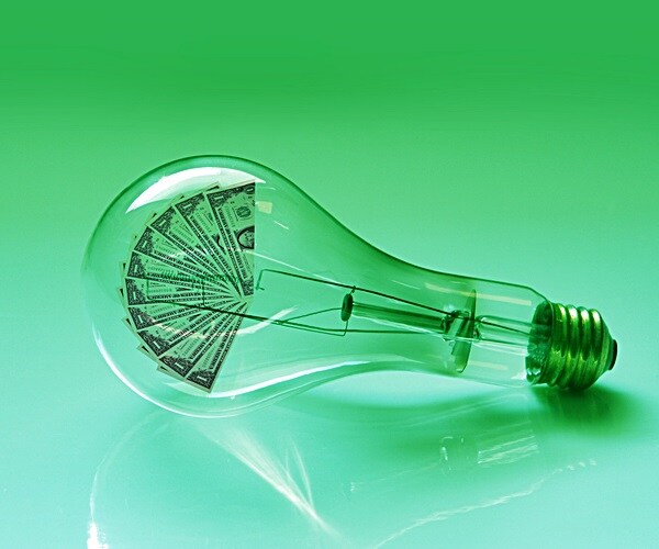 JPMorgan Raises Clean Energy Spending Goals to $200B, Profit Targets Unchanged