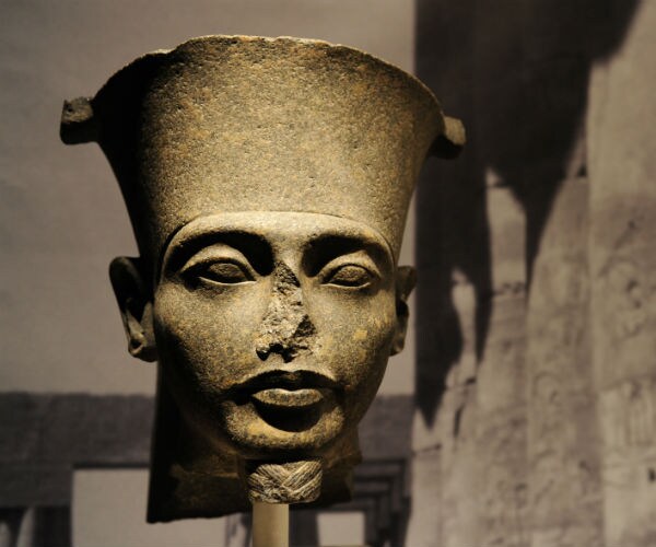 Tutankhamen Head Fetches Millions at UK Auction Despite Egypt's Protests