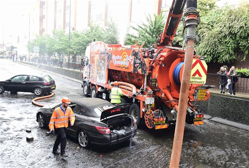 3 Injured by Lightning as Storm, Flash Floods Hit UK