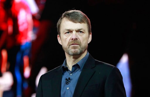 Fiat Chrysler New CEO Takes Wheel with Earnings Presentation