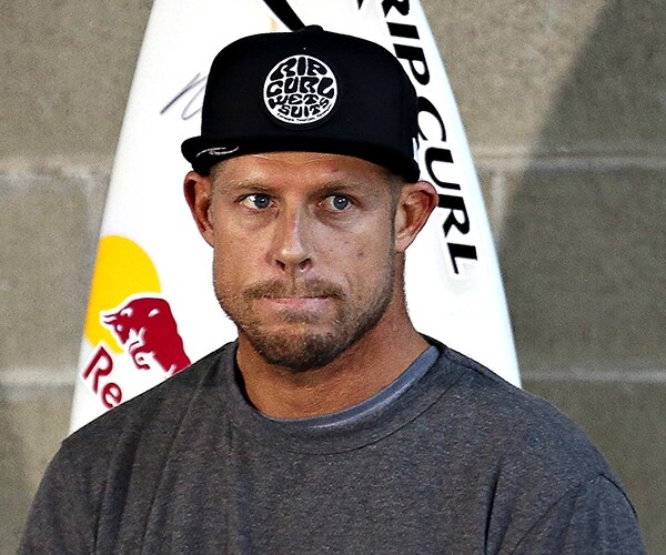 Terrifying Déjà Vu: Surf Legend Chased by Man-eating Shark Again