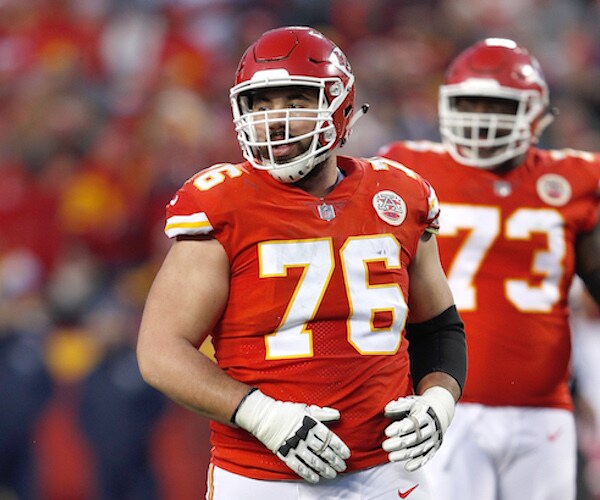 Dr. Laurent Duvernay-Tardif, Chief's Lineman, Earns Medical Degree