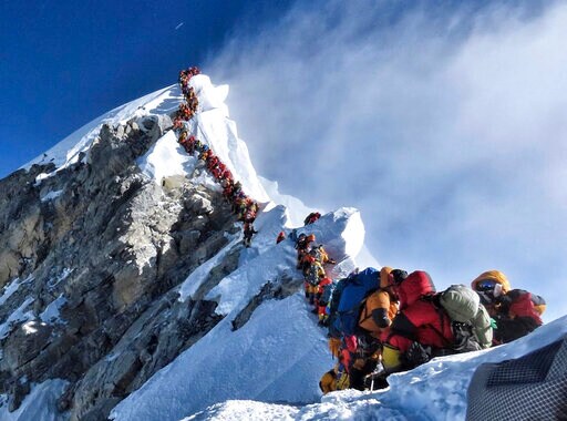 Deaths Rise as Nepal Issues More Permits for Mount Everest