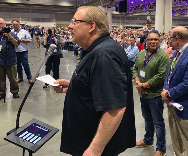 Southern Baptists Refuse to Readmit Megachurch Over Women Pastors