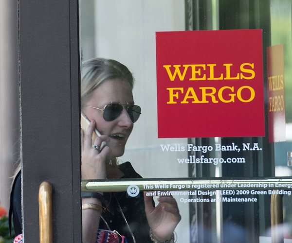 Wells Fargo Faces Probe Over Soldiers' Car Seizures: Sources