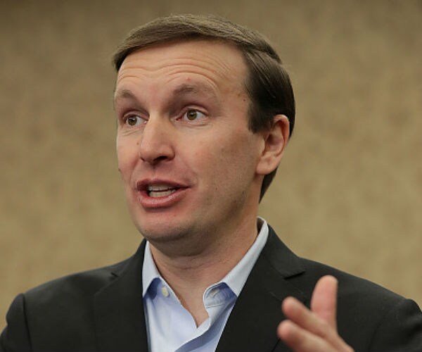 Sen. Murphy: WH 'Not Being Very Helpful' With Immigration Deal