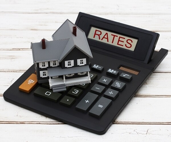 Fed Will Tune Out Election and Hold Rates Steady in 2020: Survey